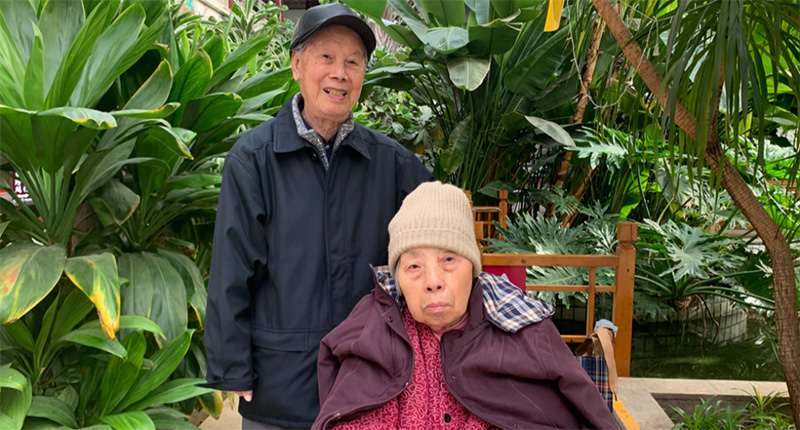 94岁爷爷与92岁奶奶，画笔下的养老院