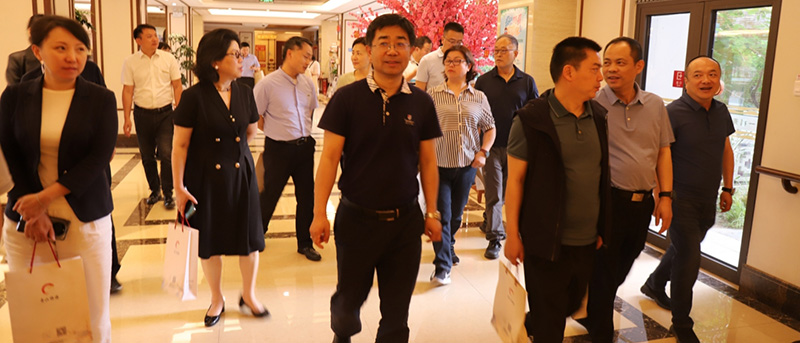 成都市民生服务高质量发展培训班赴寿山福海共谋养老服务创新与安全