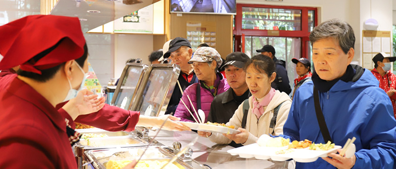 广宁街道&ldquo;乐享助餐 幸福&lsquo;食&rsquo;光&rdquo;养老助餐体验活动走进寿山福海石景山院